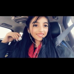 Meet your Posher, Alejandra